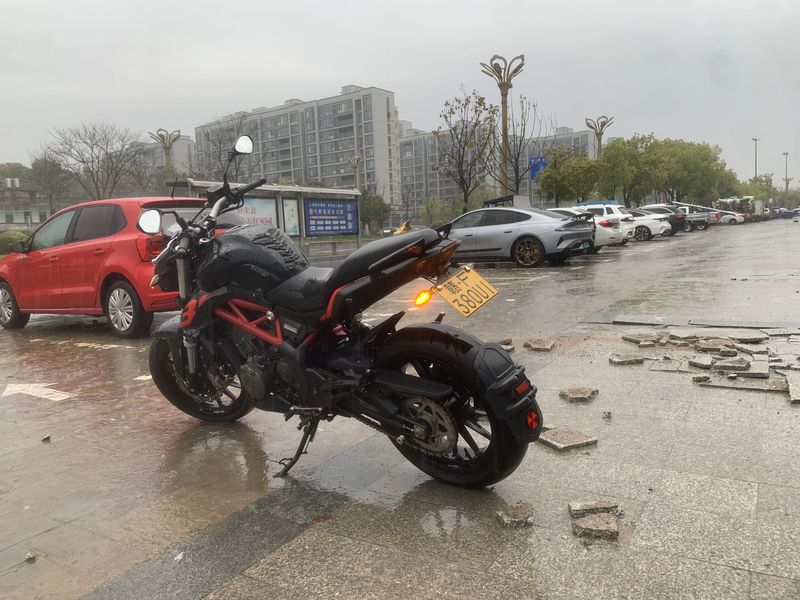 二手贝纳利蓝宝龙 BN302S