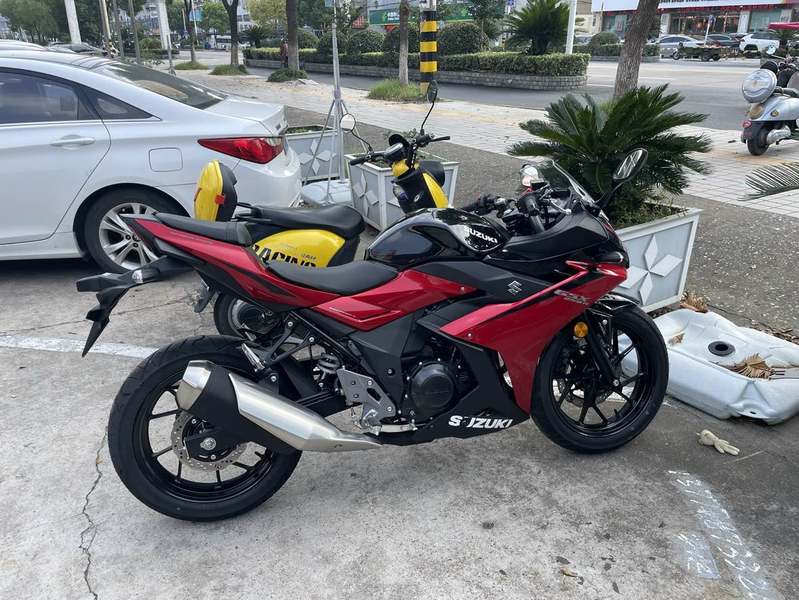 二手豪爵铃木GSX250R