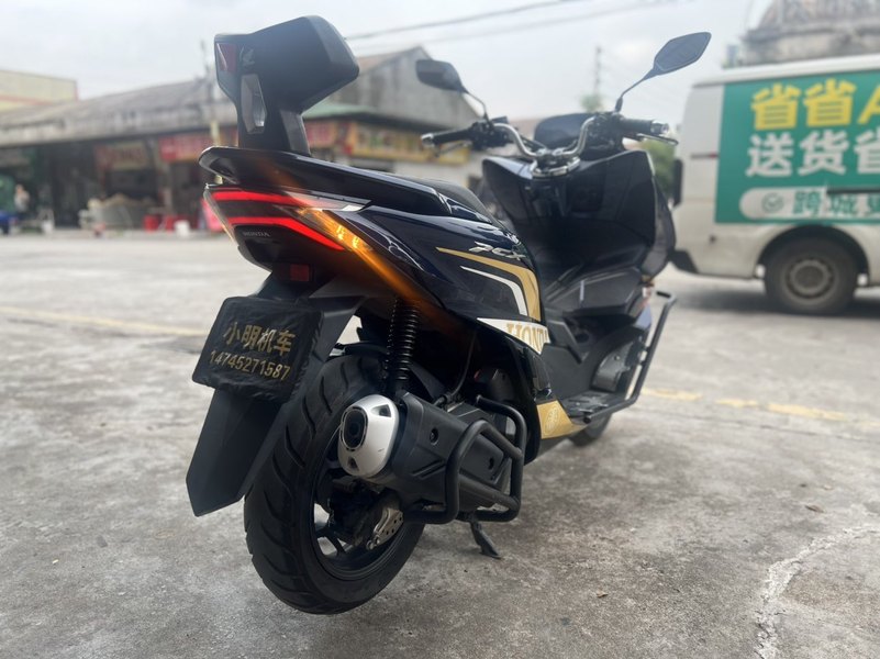 二手五羊本田PCX