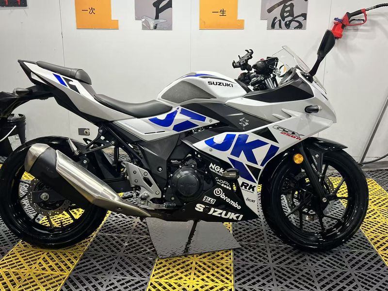 二手豪爵铃木GSX250R