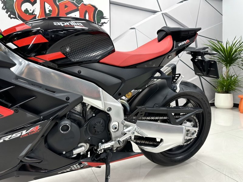 二手阿普利亚RSV4