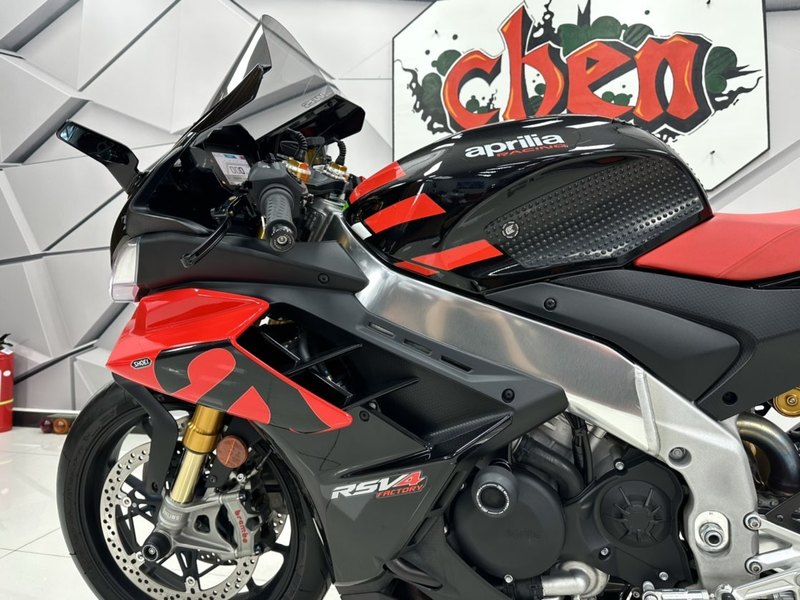 二手阿普利亚RSV4