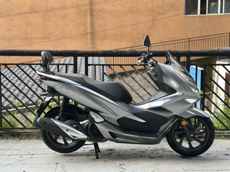 二手五羊本田PCX