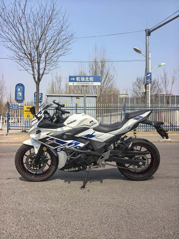 二手豪爵铃木GSX250R