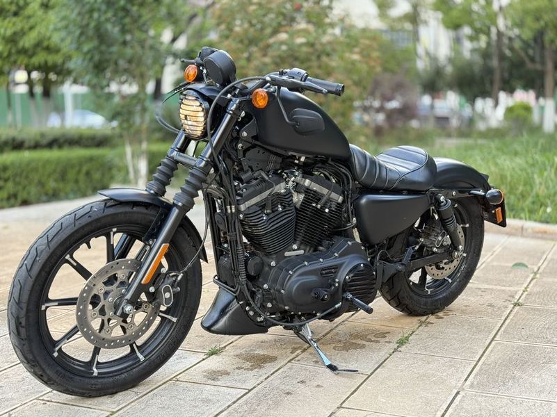 二手哈雷戴维森Iron883 硬汉
