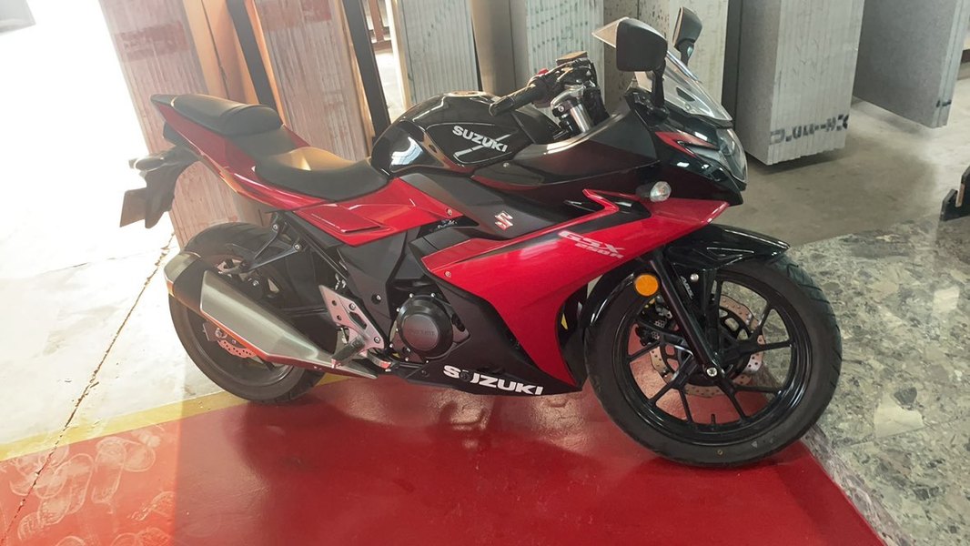 二手豪爵铃木GSX250R