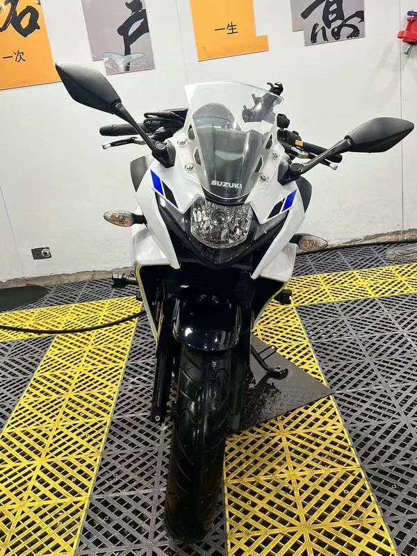 二手豪爵铃木GSX250R