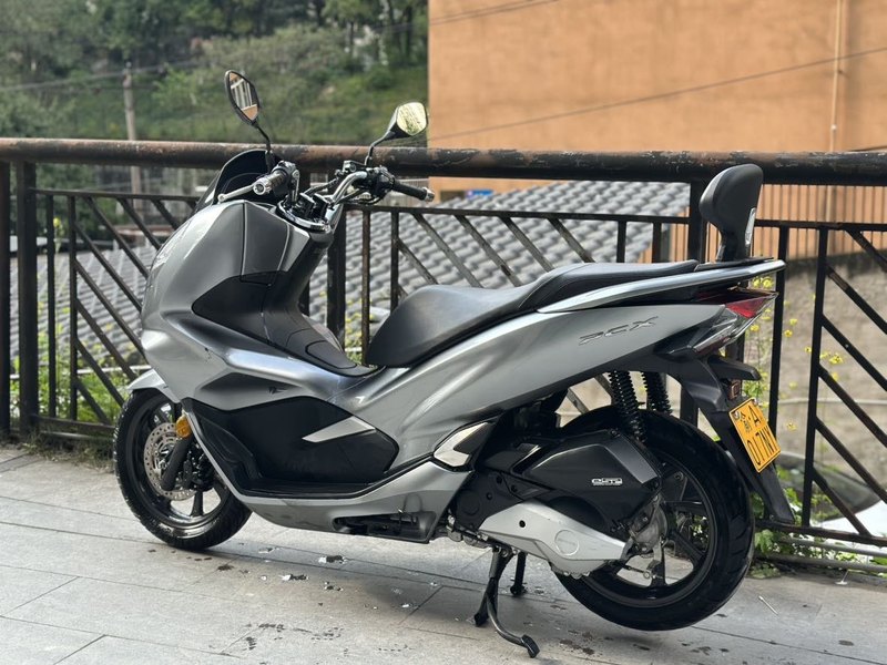 二手五羊本田PCX