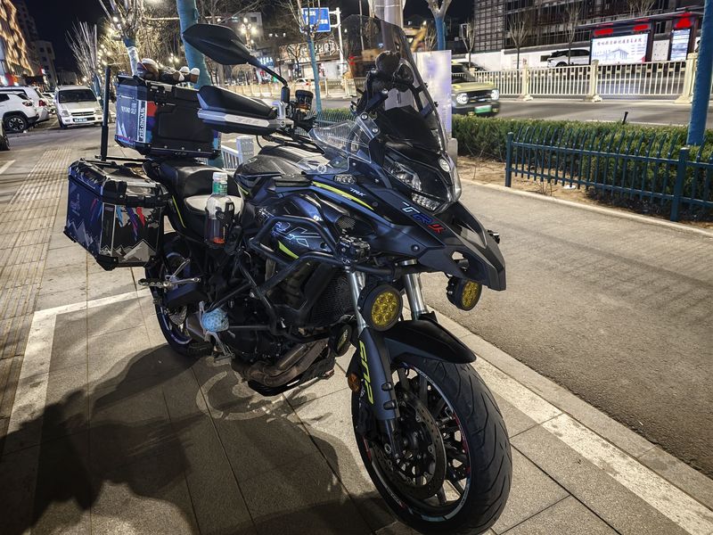 二手贝纳利金鹏 TRK502