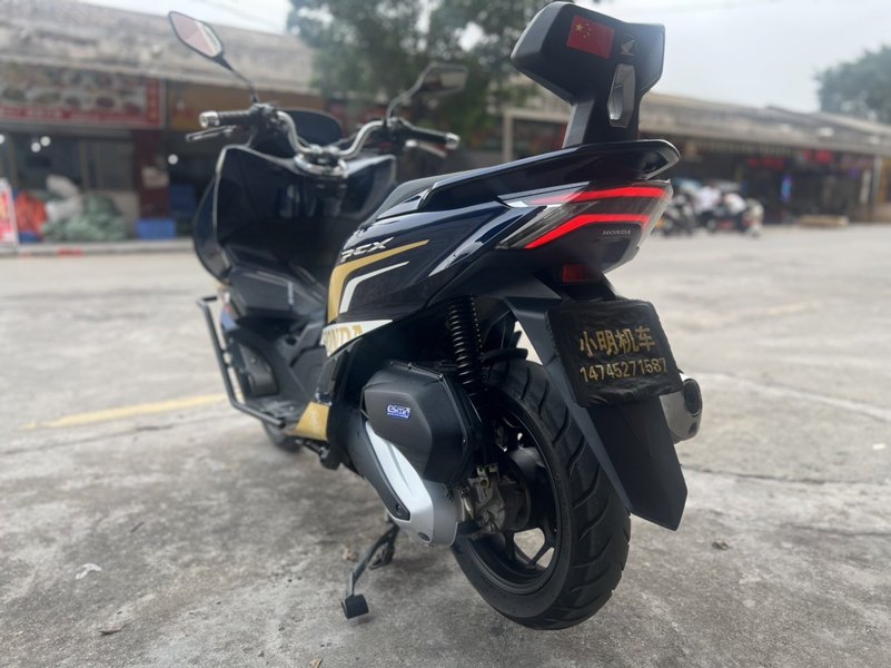 二手五羊本田PCX