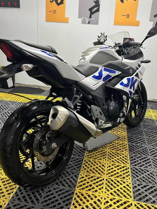 二手豪爵铃木GSX250R