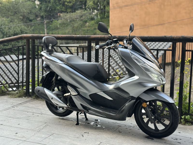 二手五羊本田PCX