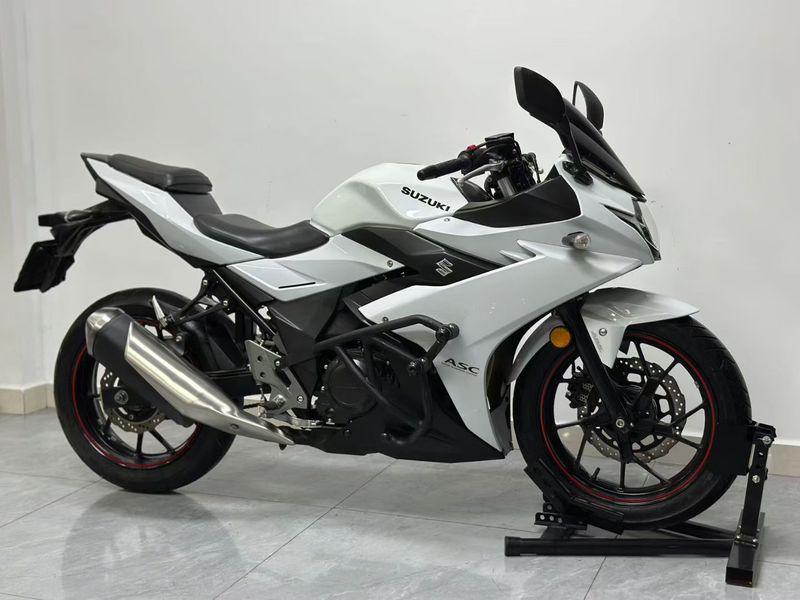 二手豪爵铃木GSX250R