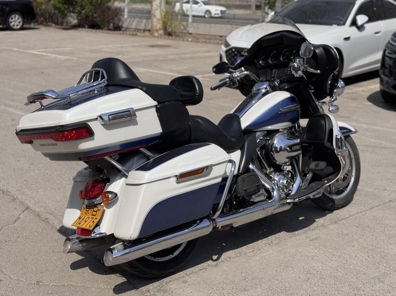 二手哈雷戴维森旗舰滑翔  Limited