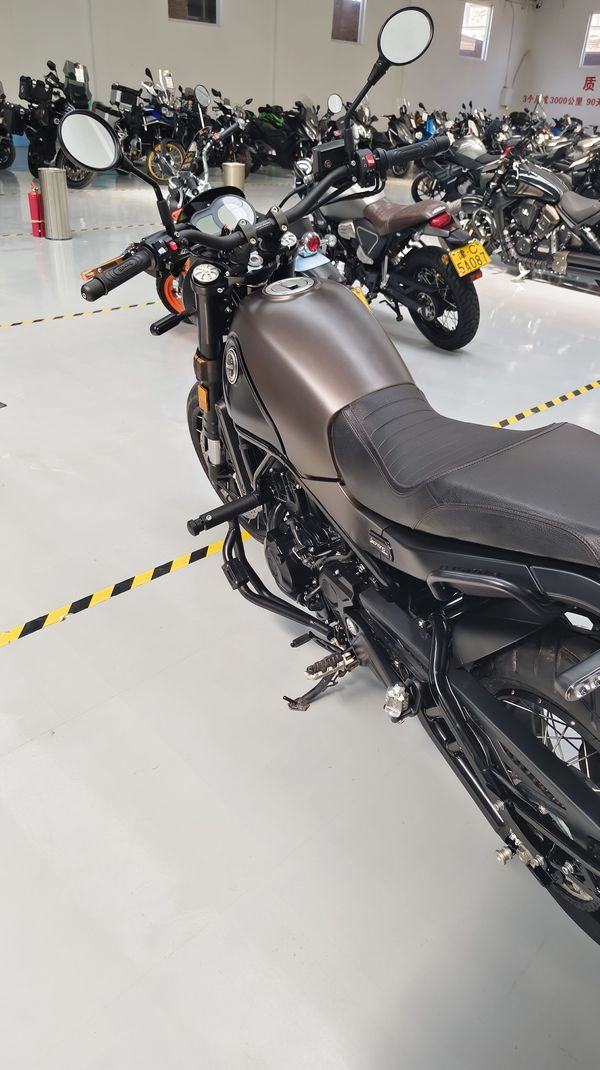 二手贝纳利幼狮 Leoncino 500