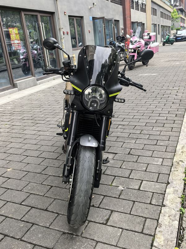 二手贝纳利幼狮 Leoncino 500