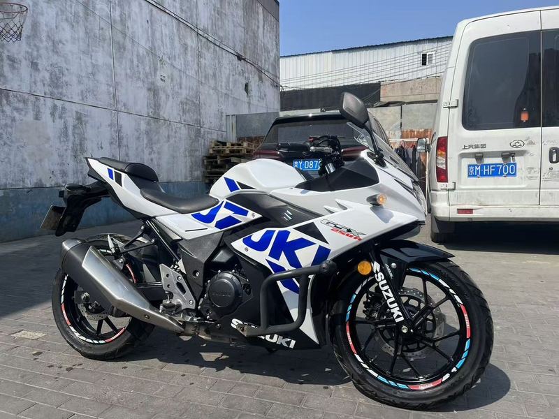 二手豪爵铃木GSX250R