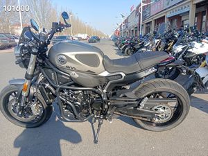 二手贝纳利幼狮 Leoncino 800