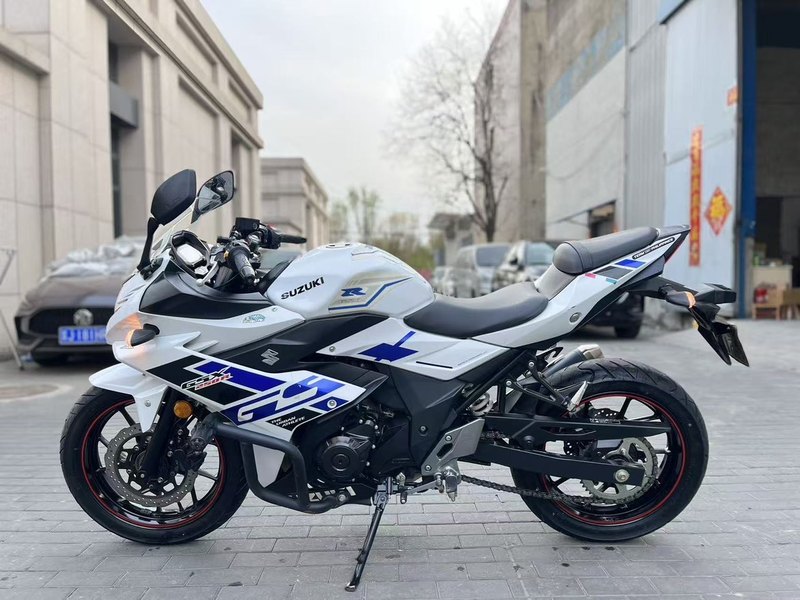 二手豪爵铃木GSX250R