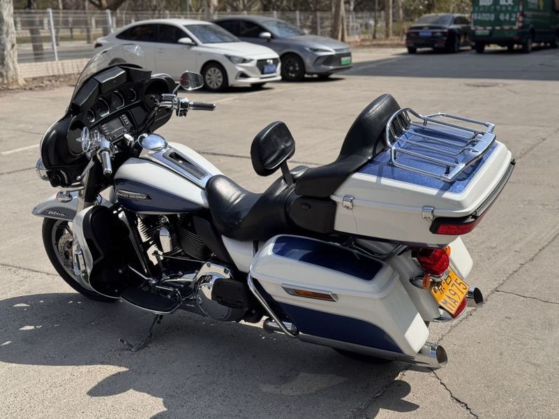 二手哈雷戴维森旗舰滑翔  Limited