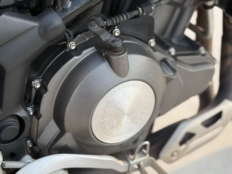 二手贝纳利金鹏 TRK502