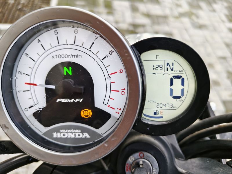 二手五羊本田鸷道 CB190SS