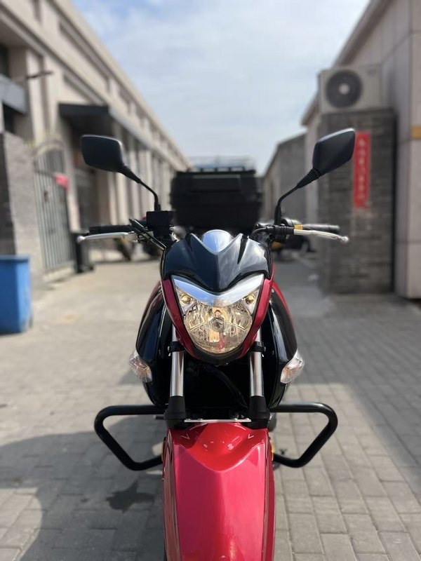 二手豪爵铃木骊驰 GW250