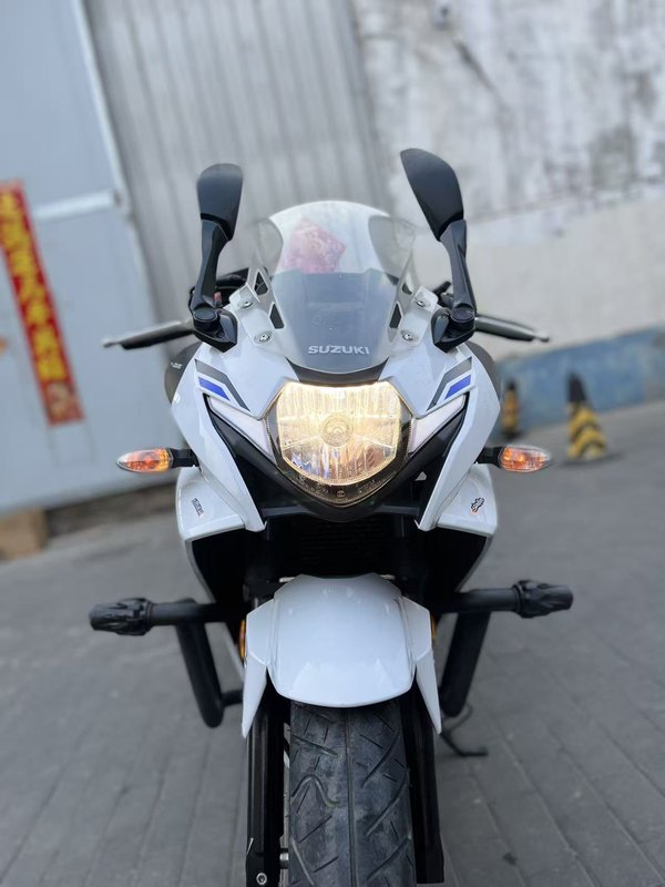 二手豪爵铃木GSX250R