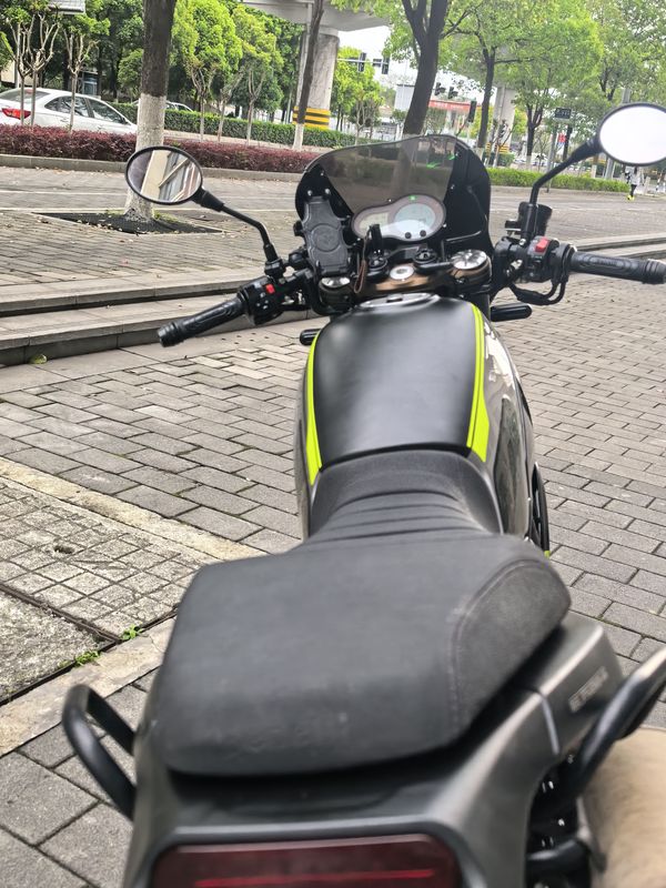 二手贝纳利幼狮 Leoncino 500