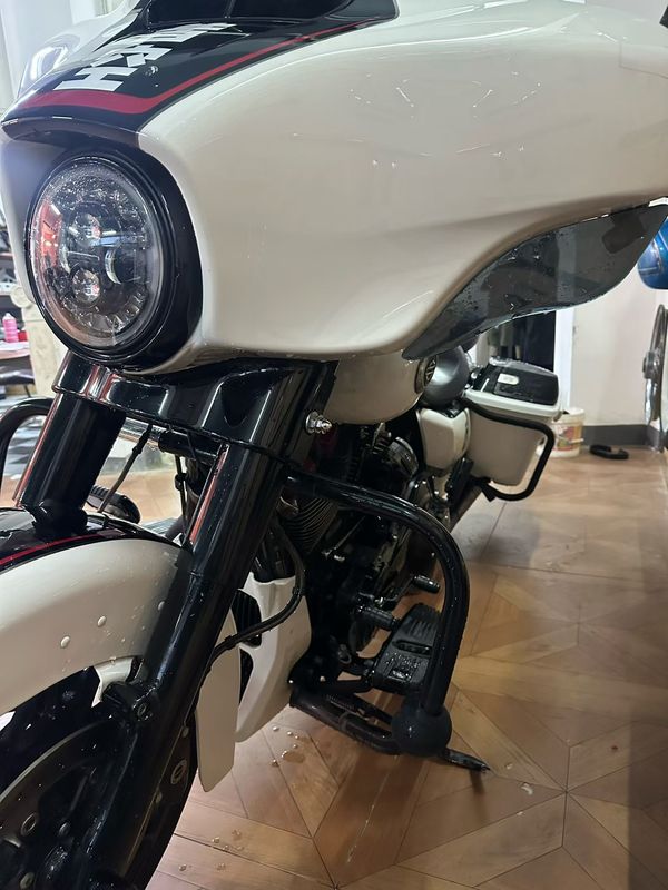 二手哈雷戴维森大道滑翔 Street Glide