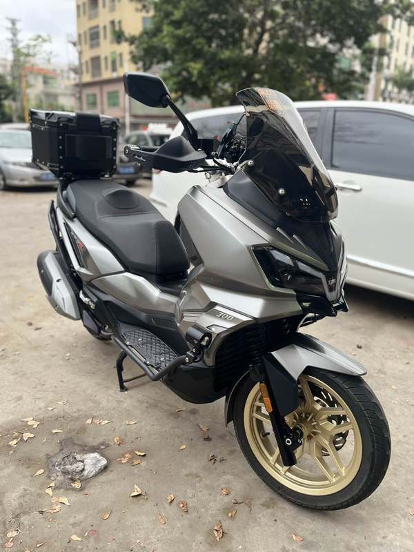 二手三阳哈士奇 Husky ADV300