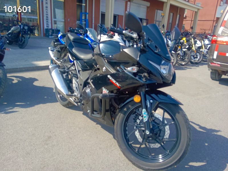 二手豪爵铃木GSX250R