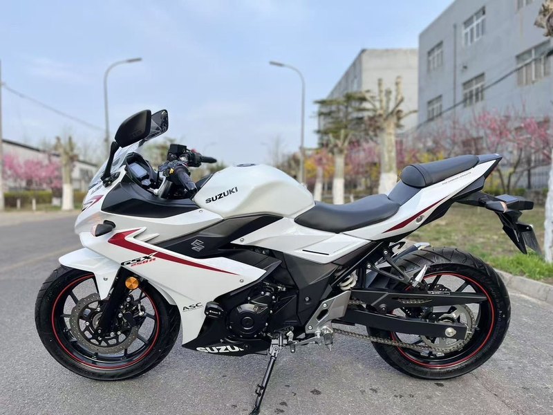 二手豪爵铃木GSX250R