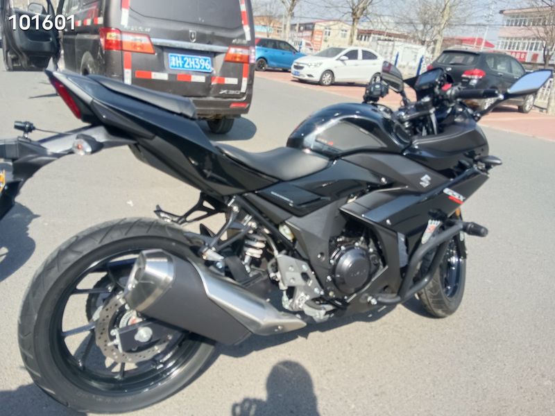 二手豪爵铃木GSX250R