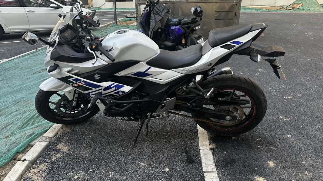 二手豪爵铃木GSX250R