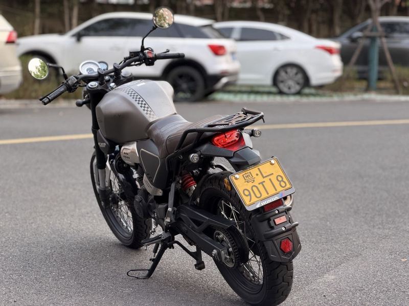 二手五羊本田鸷道 CB190SS