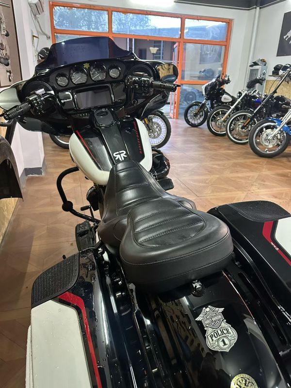 二手哈雷戴维森大道滑翔 Street Glide