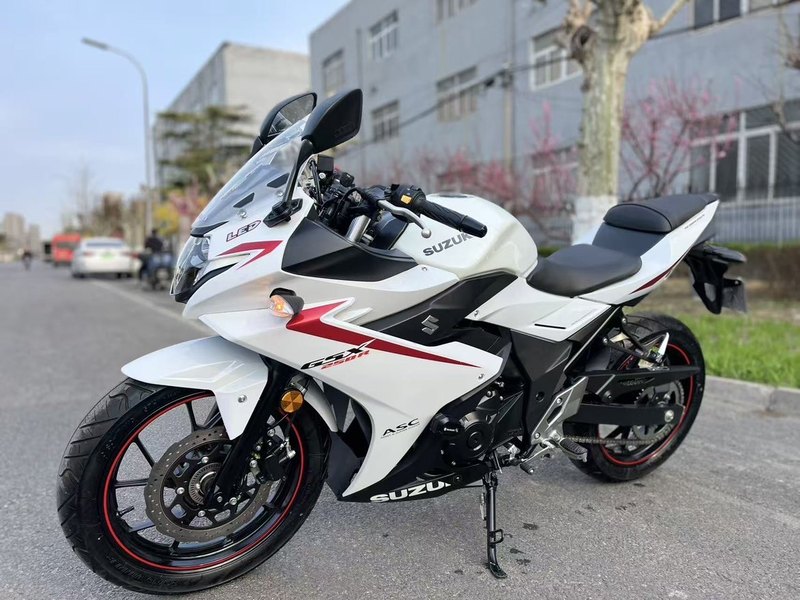 二手豪爵铃木GSX250R