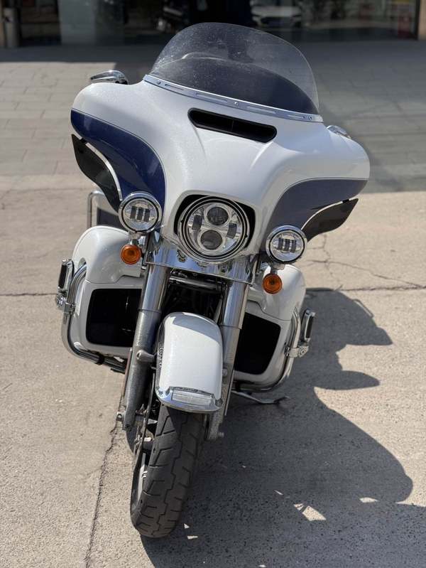 二手哈雷戴维森旗舰滑翔  Limited