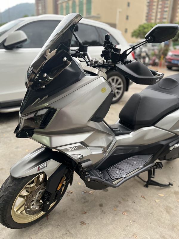 二手三阳哈士奇 Husky ADV300