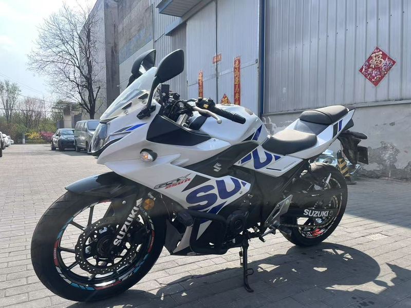 二手豪爵铃木GSX250R