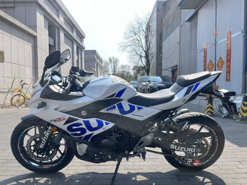 二手豪爵铃木GSX250R
