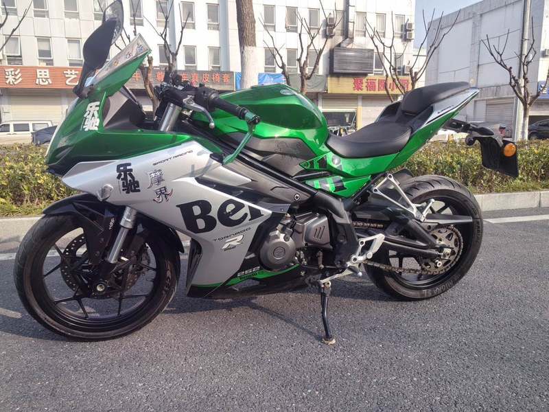二手贝纳利龙卷风 Tornado 252R
