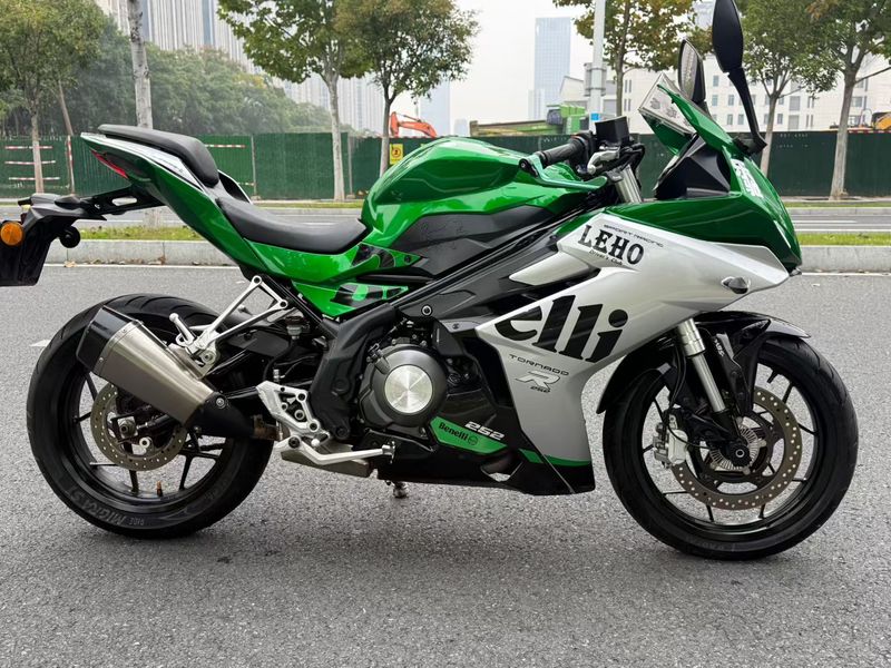 二手贝纳利龙卷风 Tornado 252R