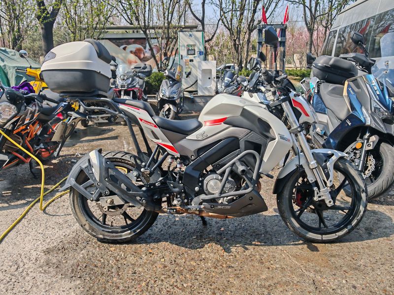 二手贝纳利小迅龙 BN150S