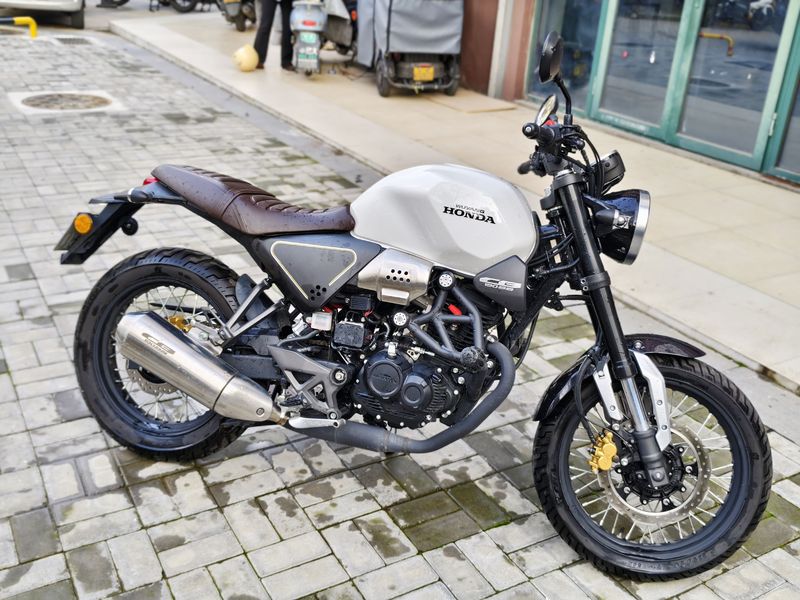 二手五羊本田鸷道 CB190SS