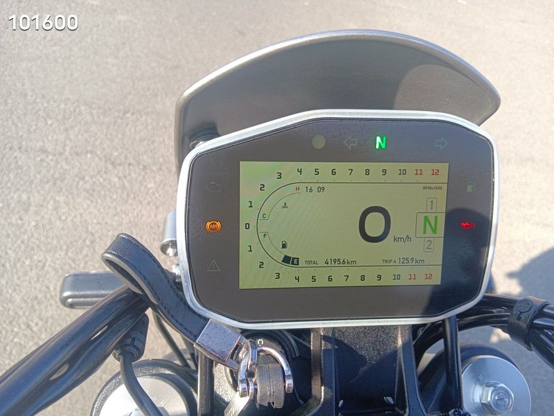 二手贝纳利幼狮 Leoncino 800