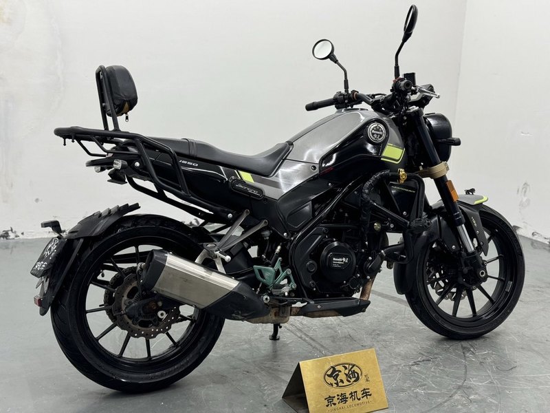 二手贝纳利幼狮 Leoncino 250