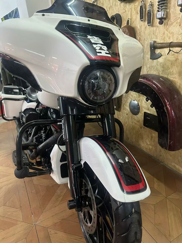 二手哈雷戴维森大道滑翔 Street Glide