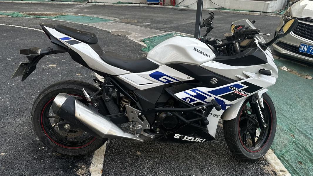 二手豪爵铃木GSX250R